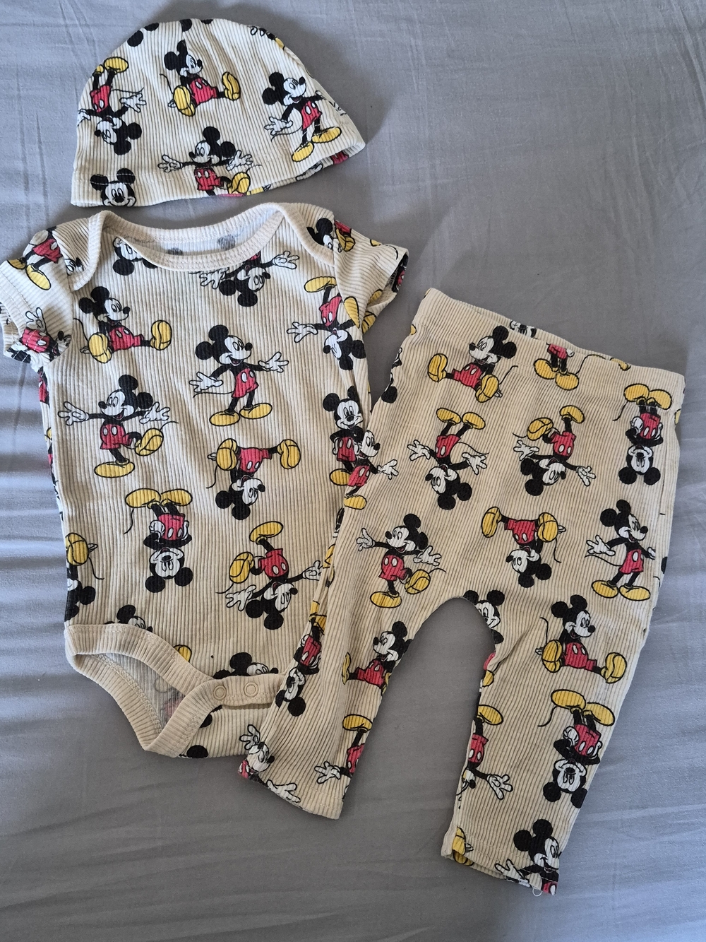 Mickey Mouse 3 Piece Set 0-3 Months